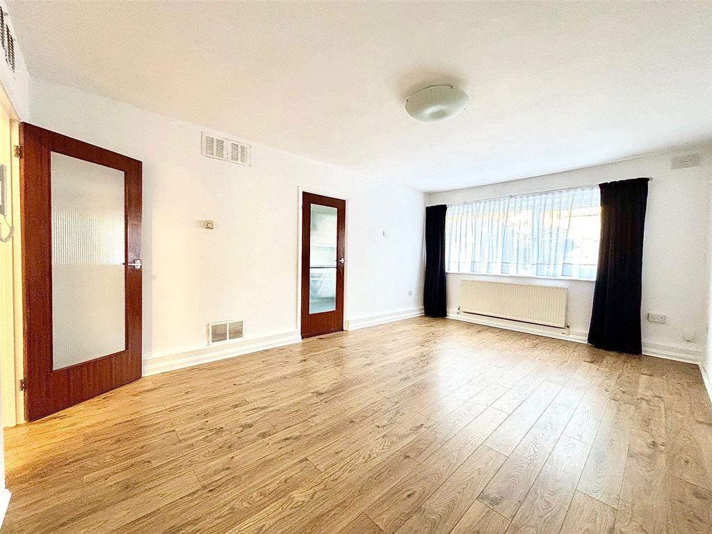 Property photo 3 of 10 Picture No. 11