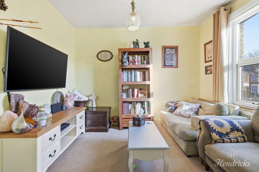 Property photo 3 of 18