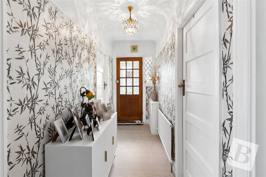 Property photo 2 of 15 Hallway