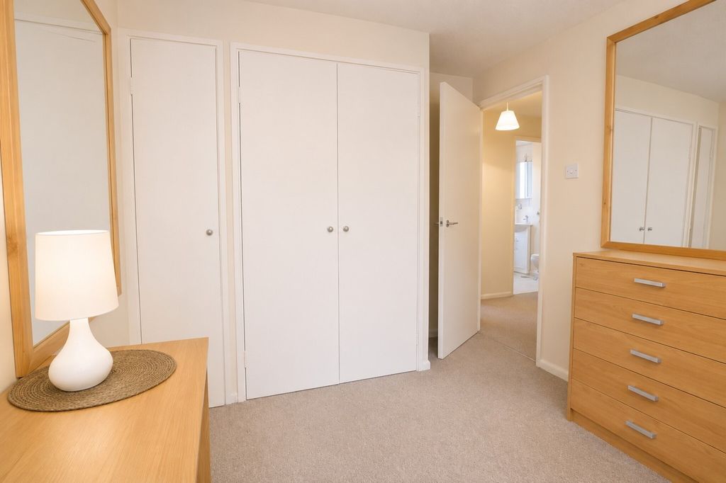 Property photo 2 of 11 Bedroom