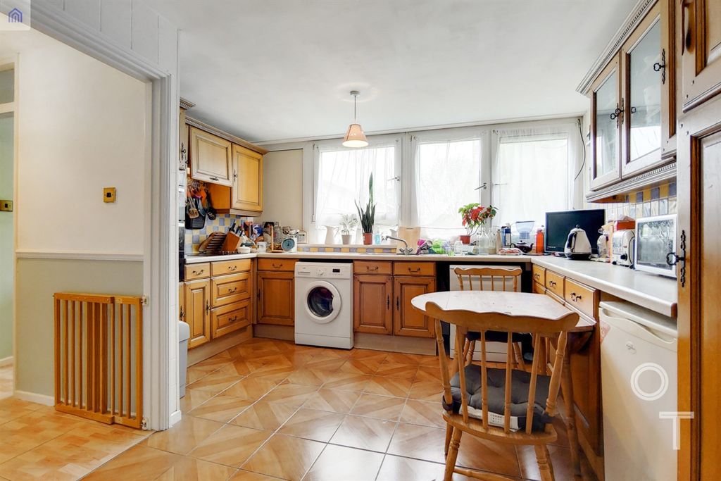 Property photo 2 of 15 Kitchen