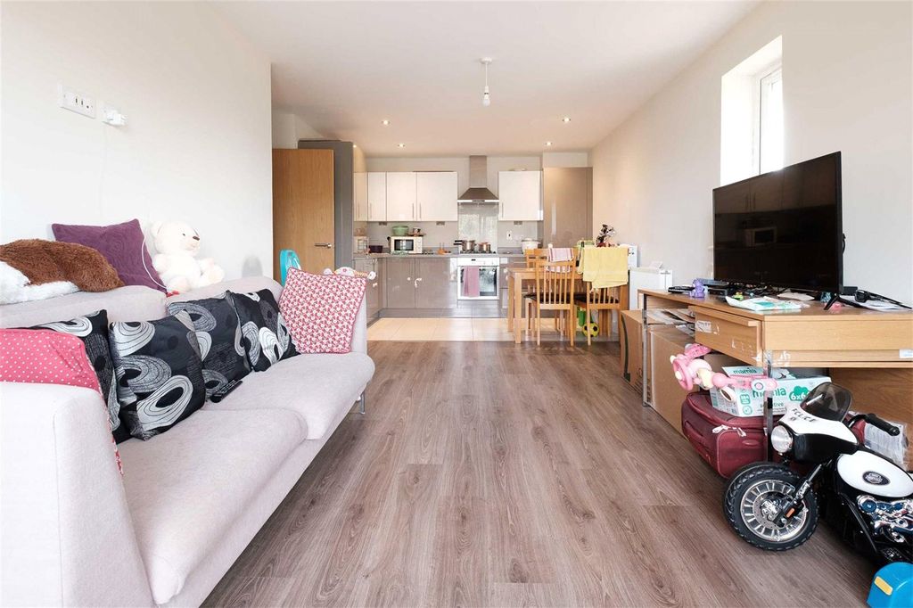 Property photo 3 of 11 Picture 3