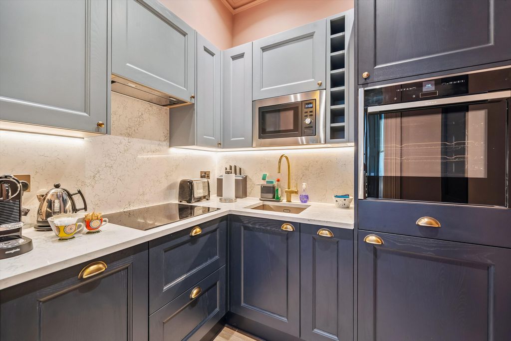 Property photo 3 of 13 Image