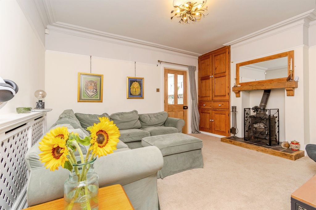 Property photo 3 of 17