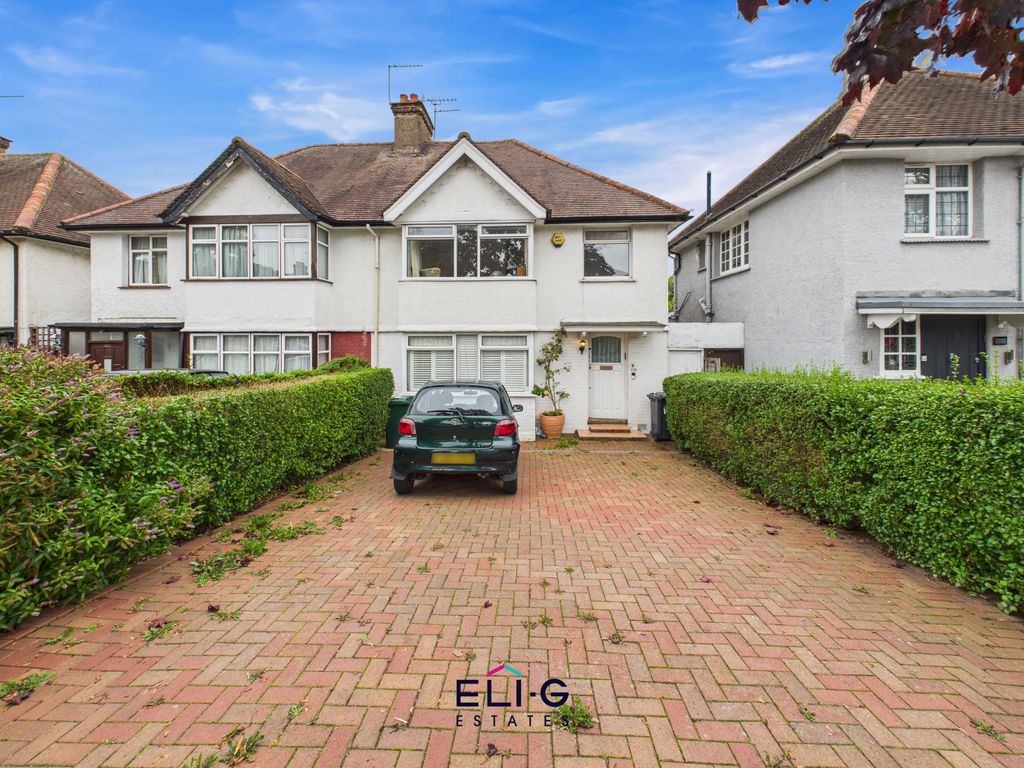 Property photo 1 of 18 3 Bed Semi-Detached House For Sale Greenfield Gardens, London Nw2