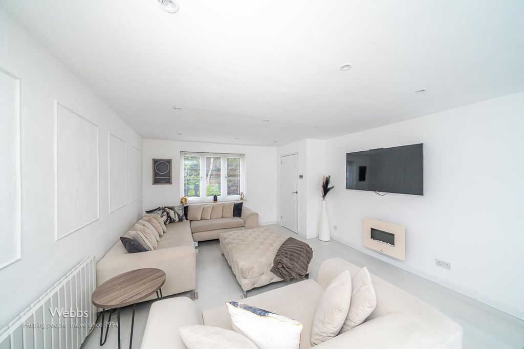 Property photo 2 of 29 Â© Webbs Estate Agents Â© (19 Of 41).Jpg