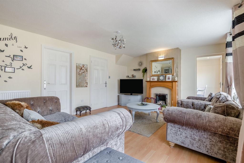 Property photo 2 of 31