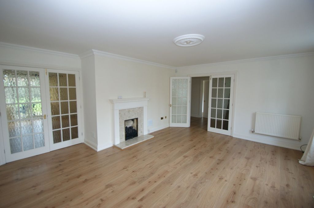 Property photo 2 of 15 Sitting Room