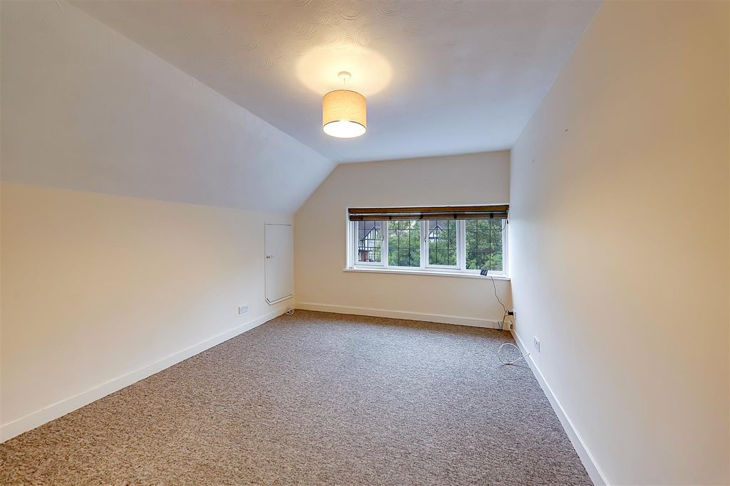 Property photo 2 of 10 Img_1566-Img_1568.Jpg