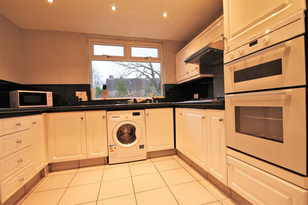 Property photo 1 of 8 4743_2842016_.Jpg