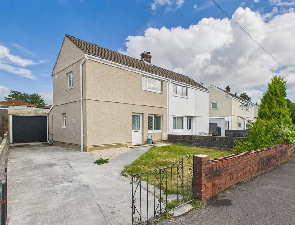 Property photo 1 of 11 39 Myddynfych.Jpg