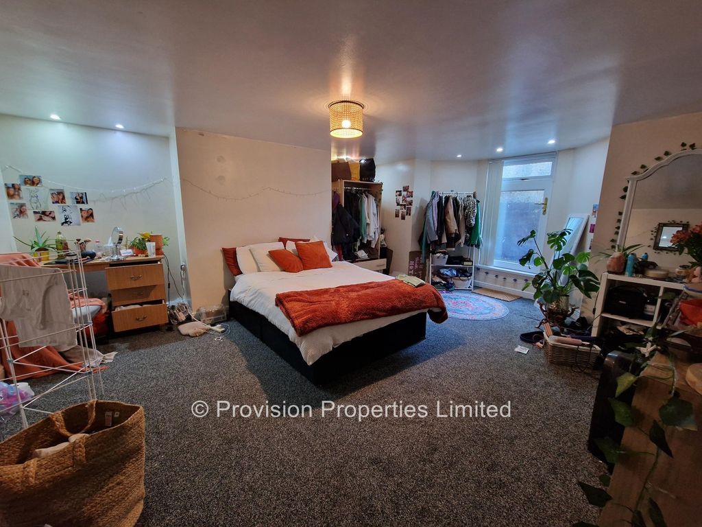 Property photo 2 of 14 Photo