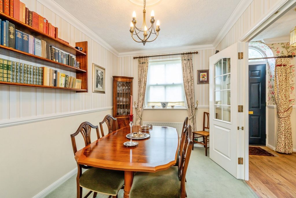 Property photo 3 of 20 Photo