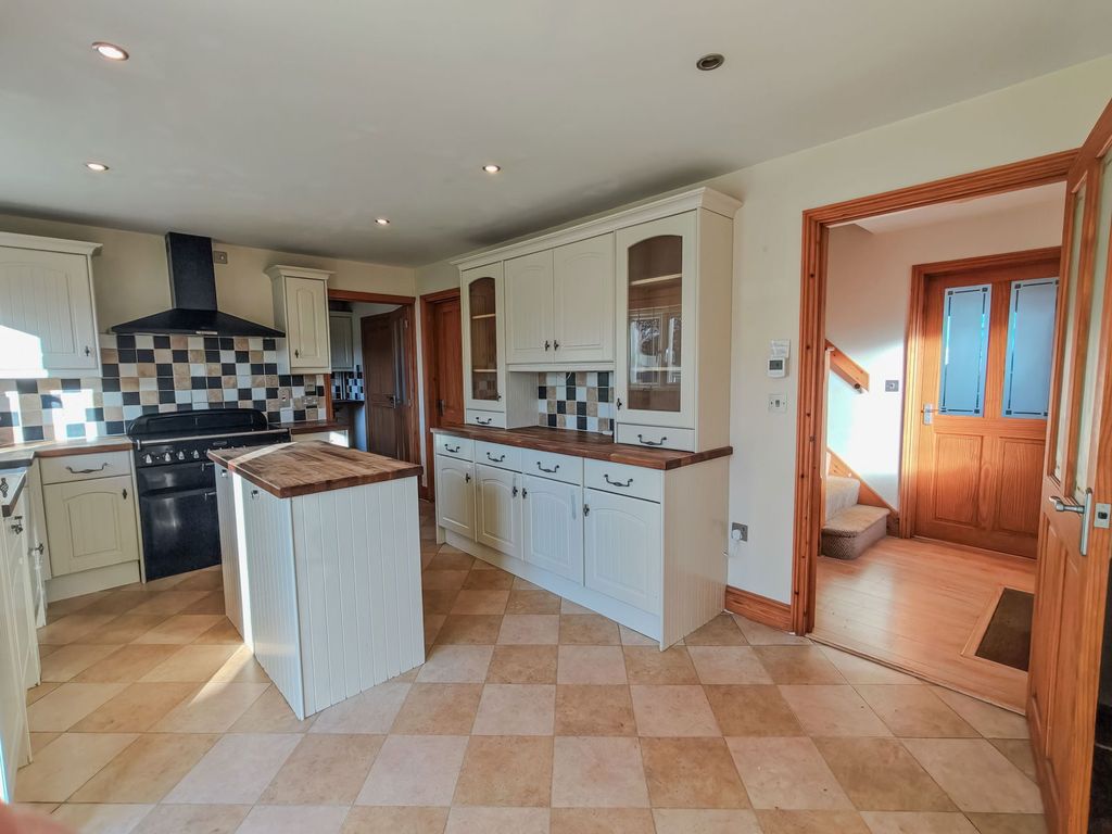 Property photo 2 of 37