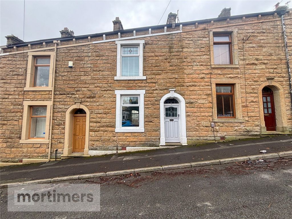 Property photo 1 of 12 Front External