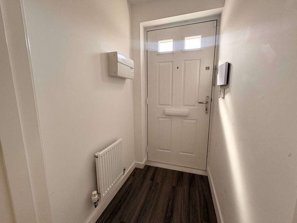 Property photo 2 of 18 Entrance Hall