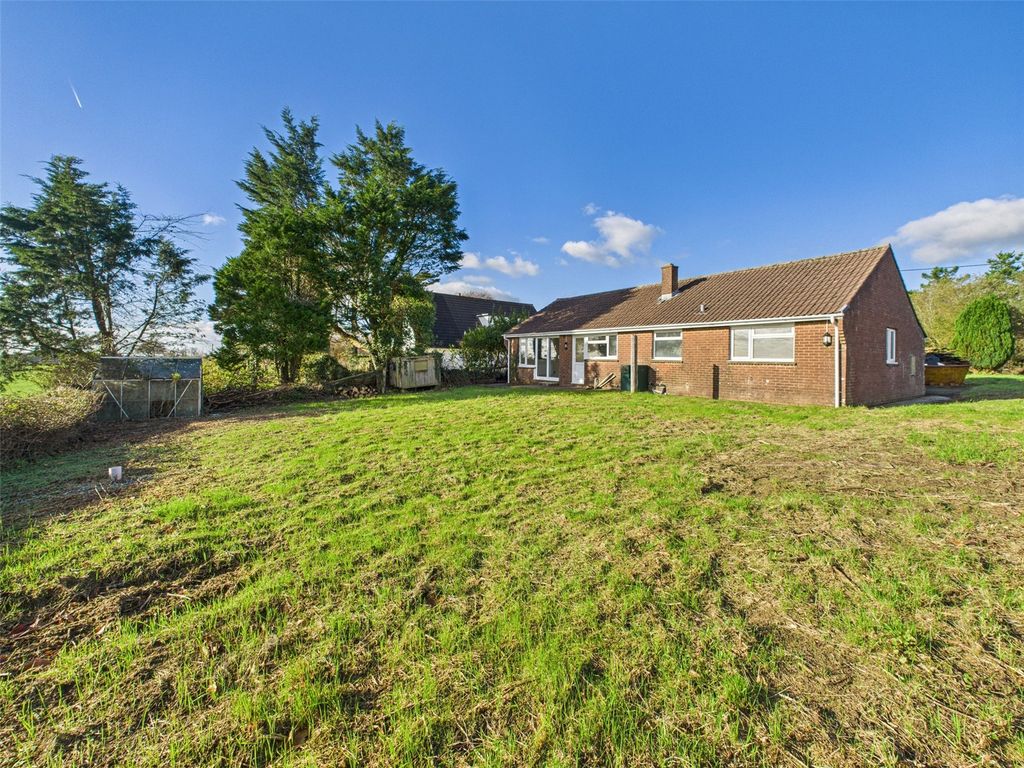 Property photo 2 of 20 Picture No. 15