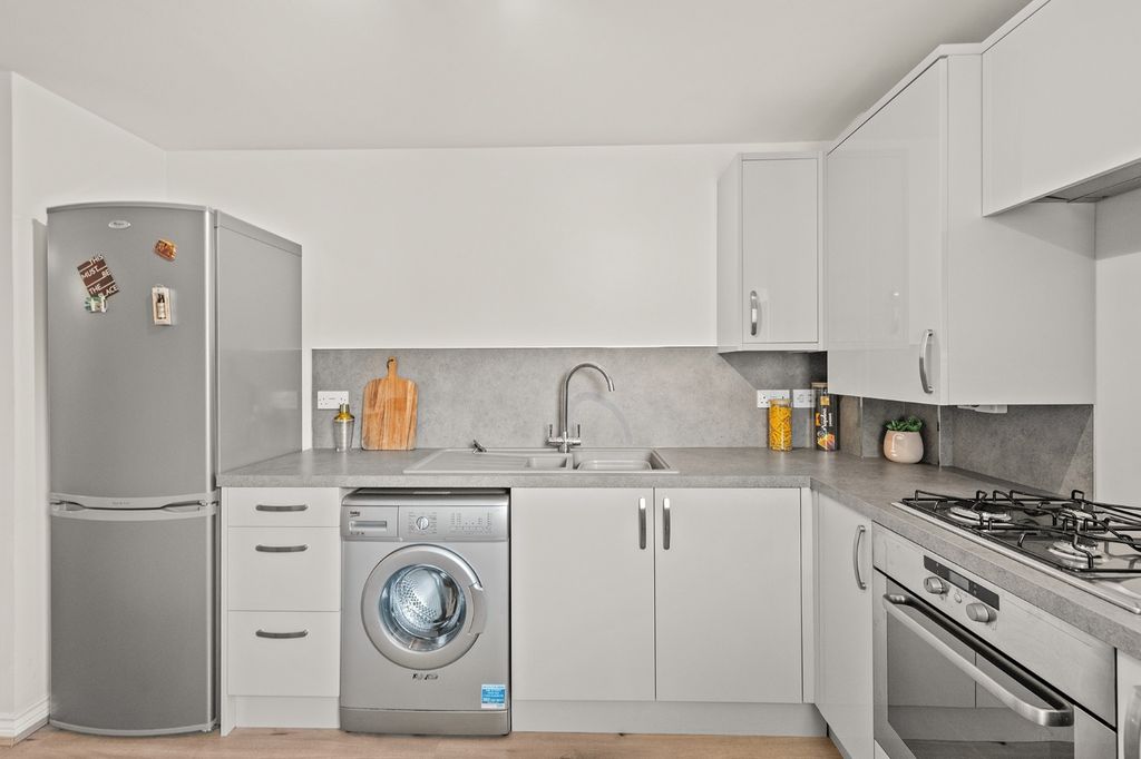 Property photo 3 of 13 5245796