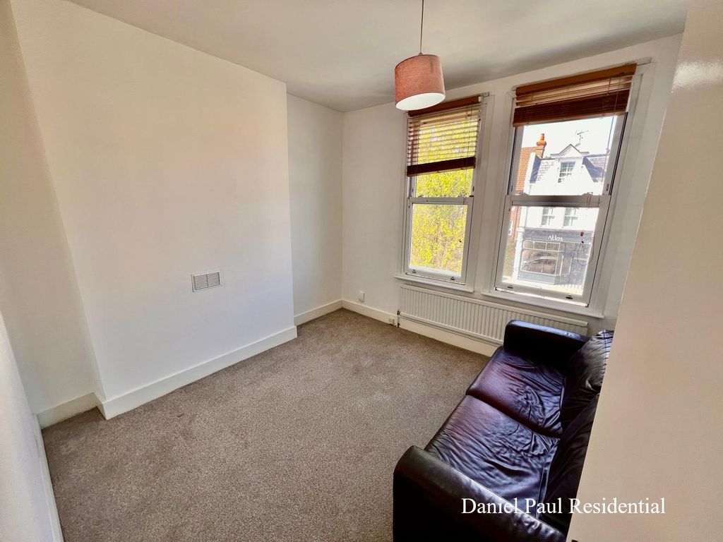 Property photo 3 of 8