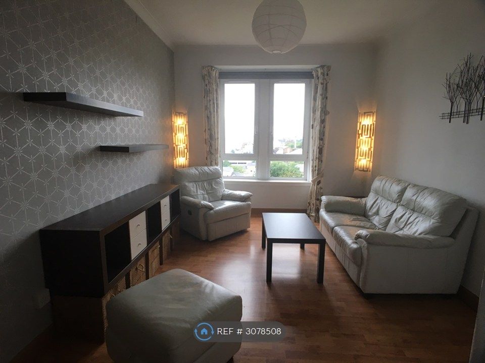 Property photo 1 of 12 Lounge