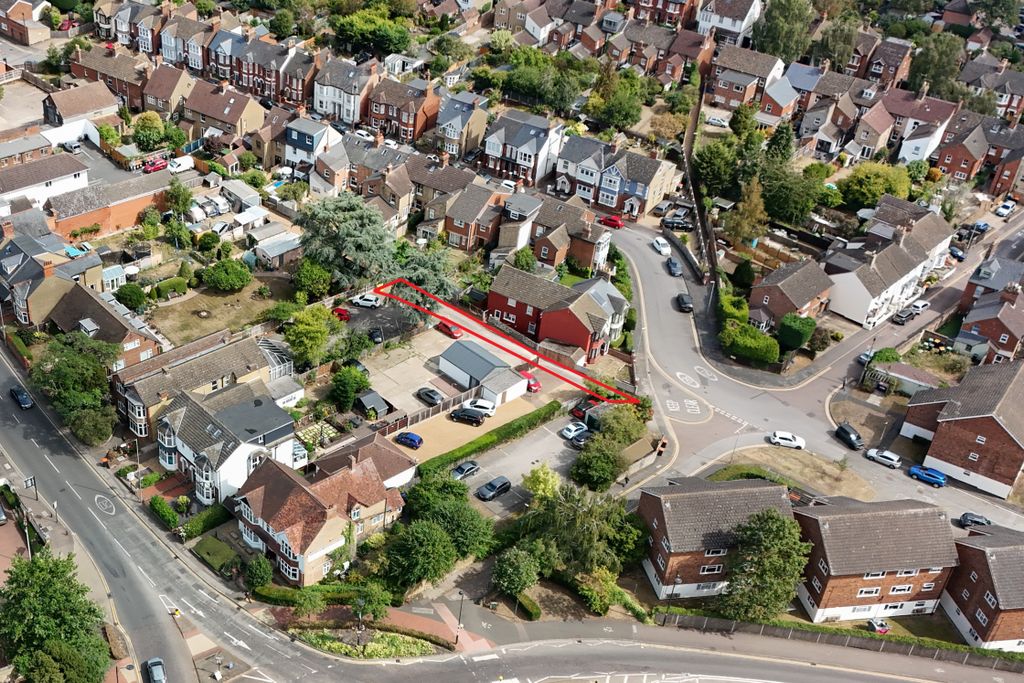 Property photo 1 of 2 Road To The Rear Of Hockliffe Street, Leighton Buzzard Lu7 1Hj