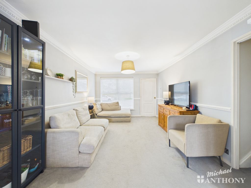 Property photo 2 of 14 Cam02773G0-Pr0402-Still015