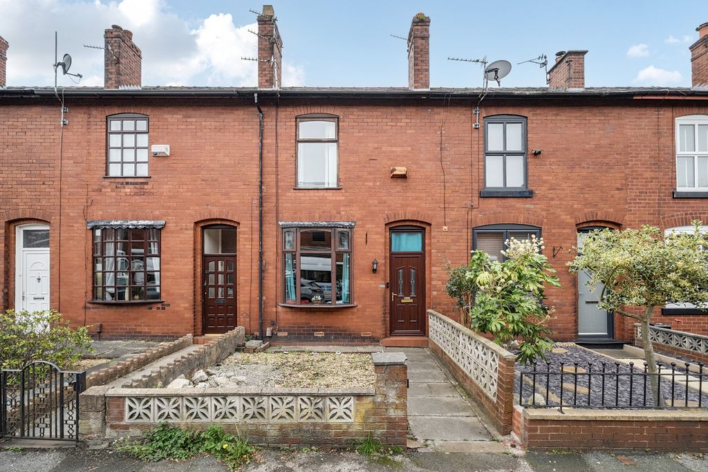 Property photo 1 of 12