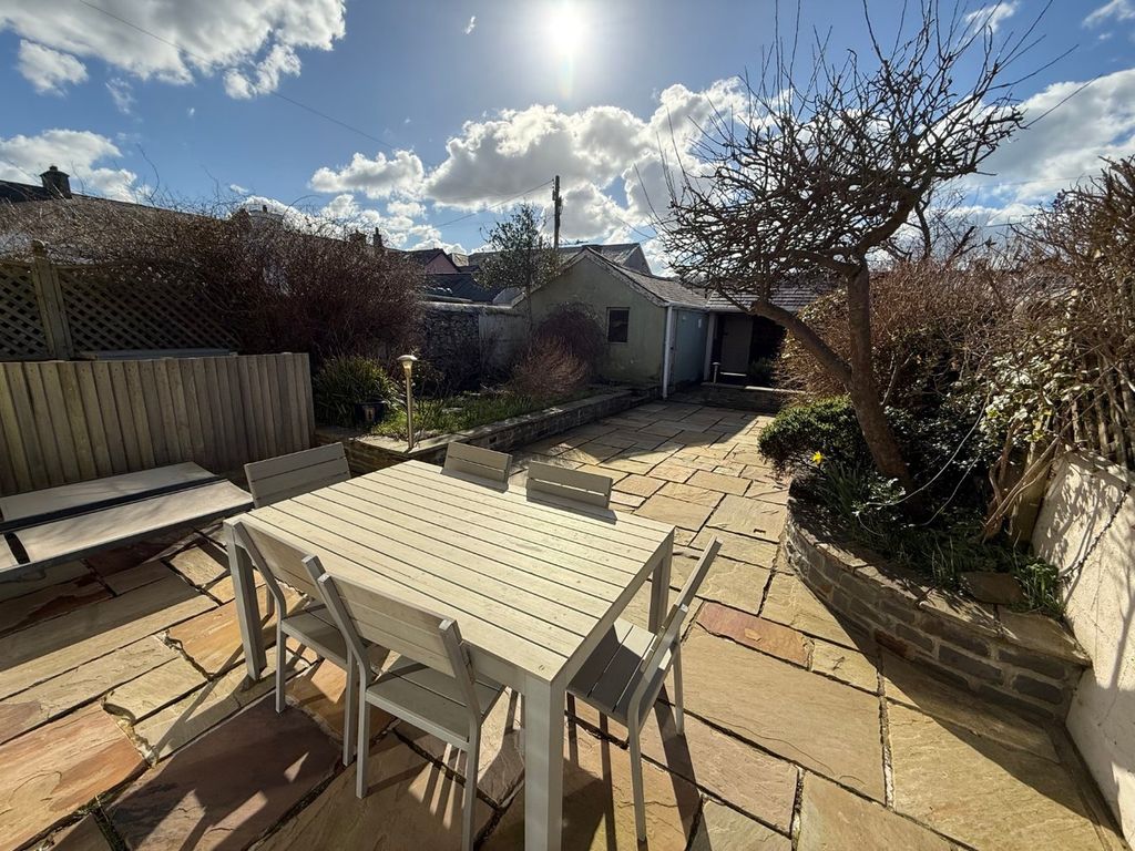 Property photo 3 of 37