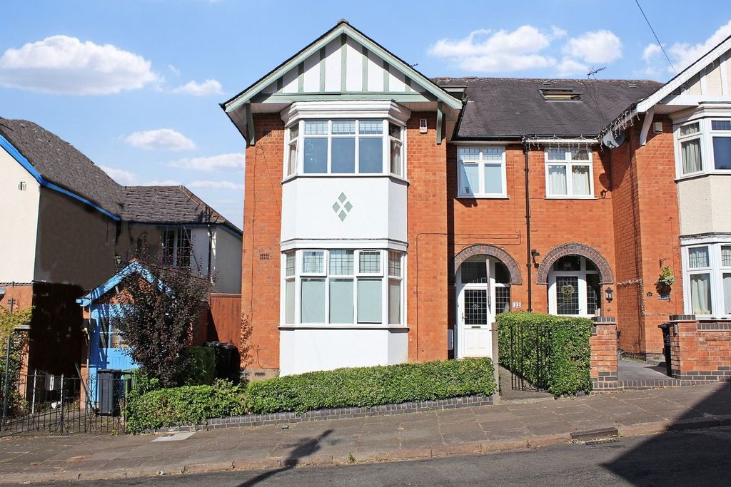 Property photo 1 of 28