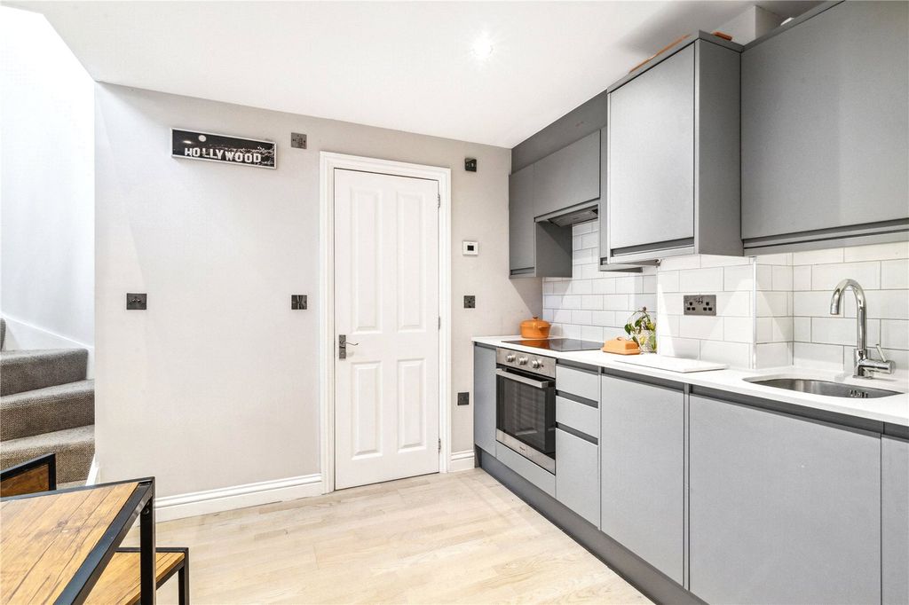 Property photo 3 of 7 Kitchen