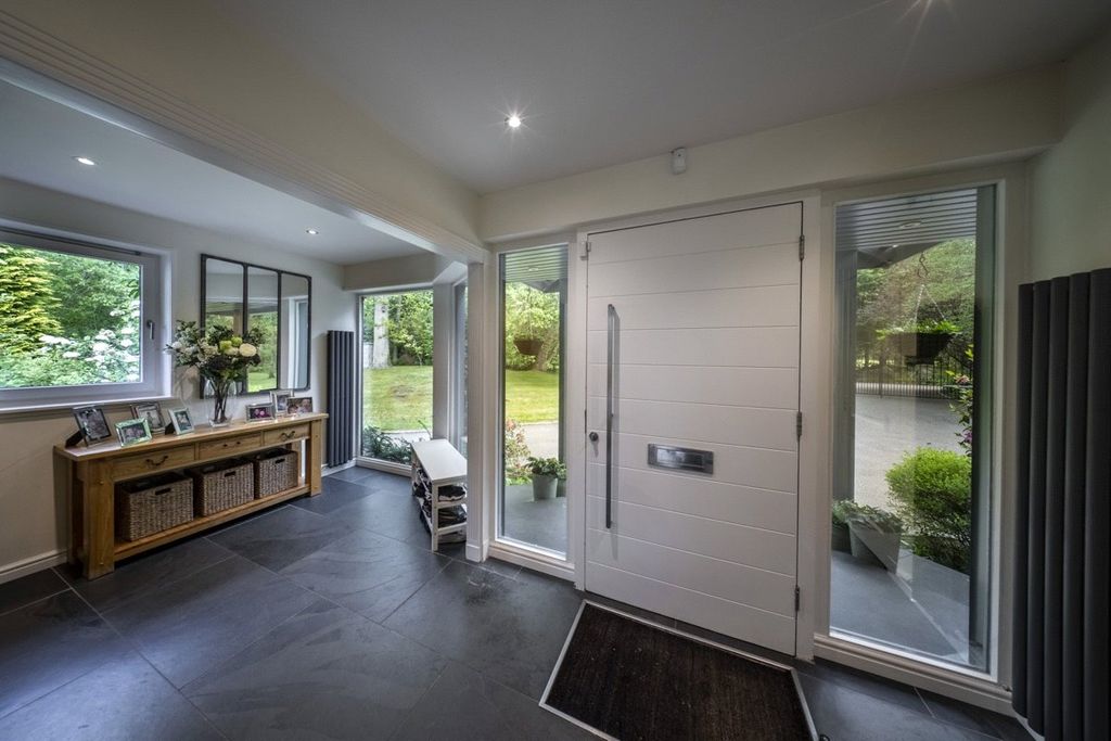 Property photo 3 of 12 Entranceway