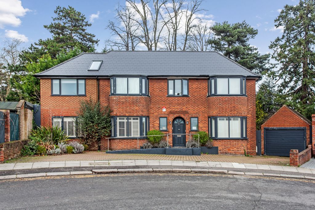 Property photo 1 of 8