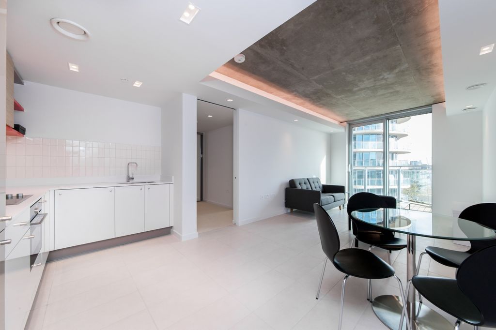 Property photo 3 of 7 Living Area