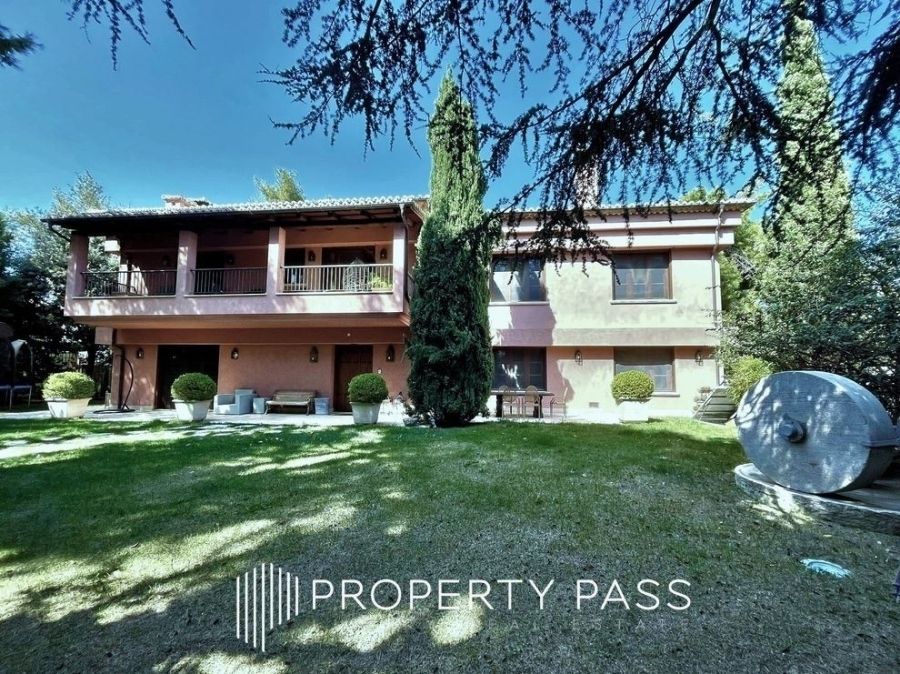 Property photo 1 of 25