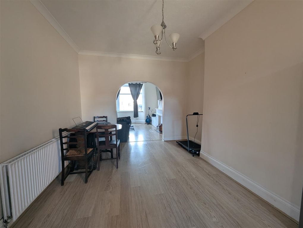 Property photo 3 of 11 Dining Room