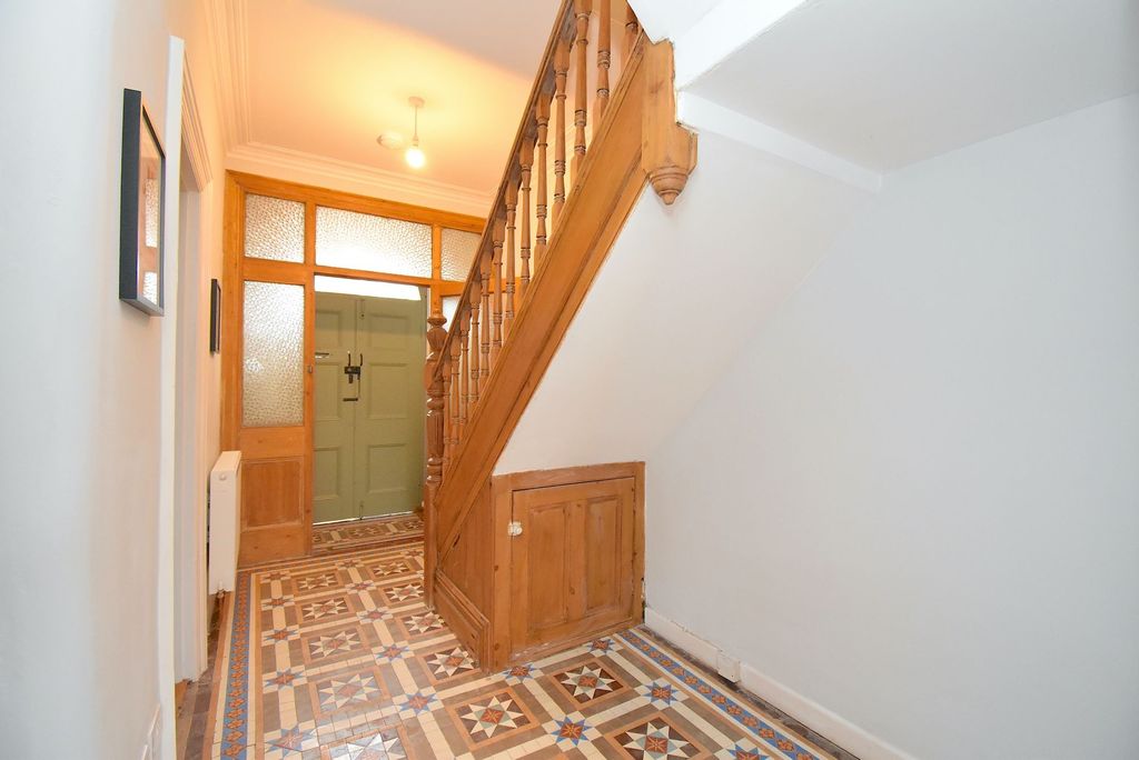 Property photo 3 of 33