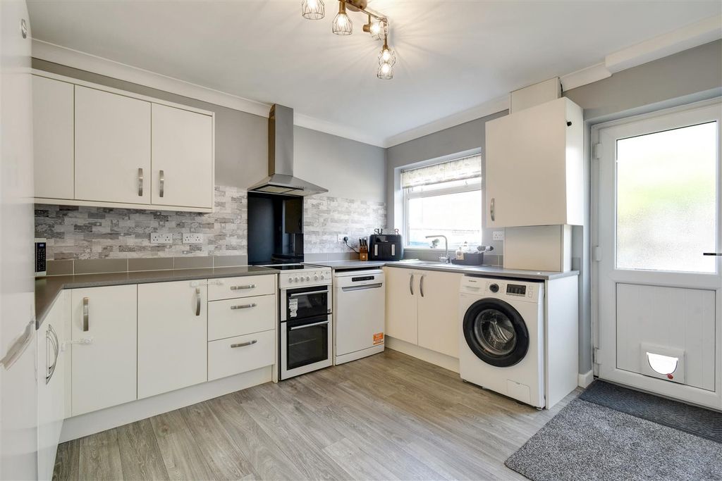 Property photo 3 of 13 Kitchen