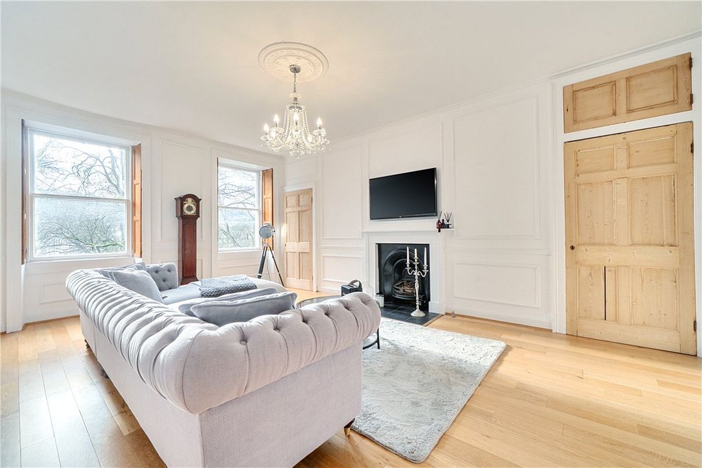 Property photo 2 of 11 Picture No. 15