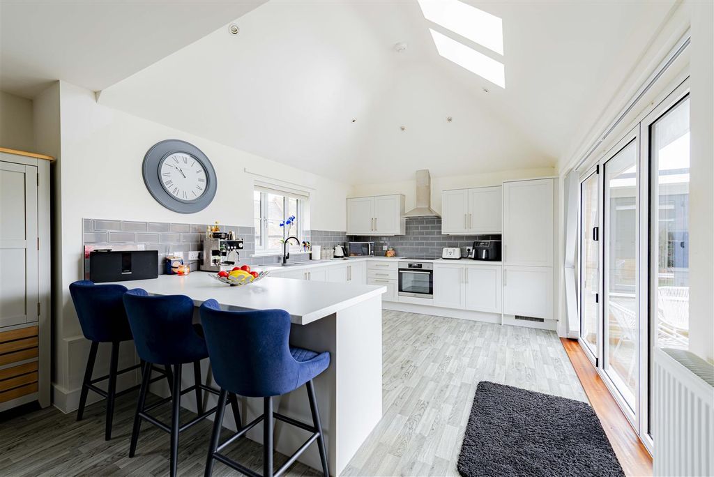 Property photo 2 of 32 L J Imaging-20.Jpg