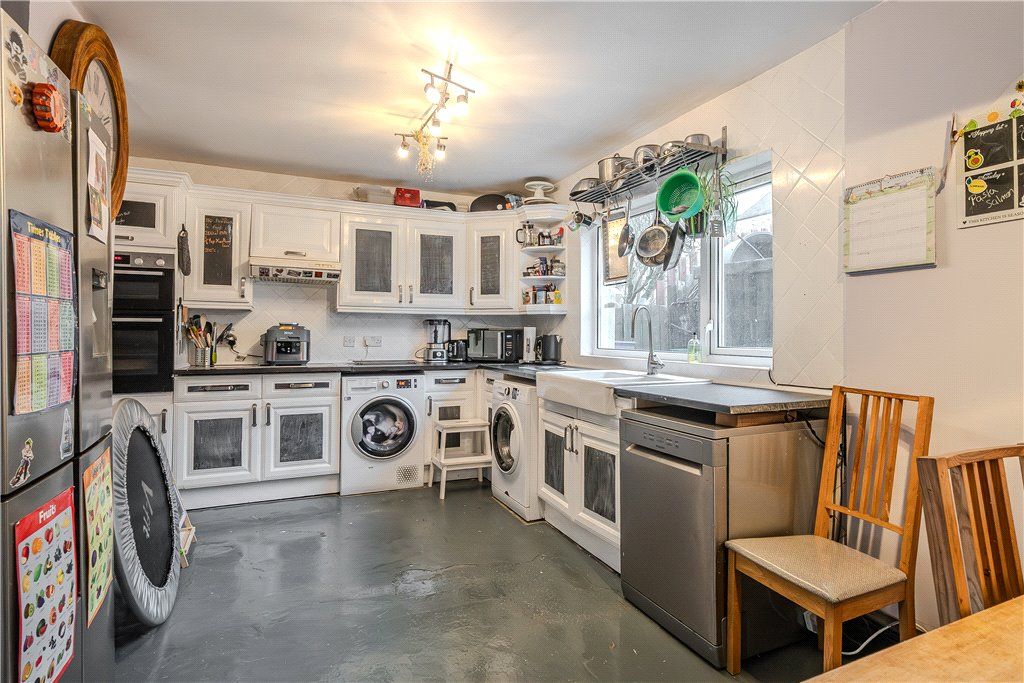 Property photo 2 of 17 Kitchen