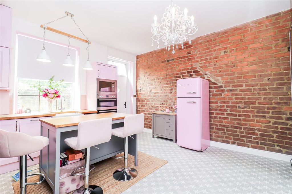 Property photo 2 of 10 Kitchen/Diner