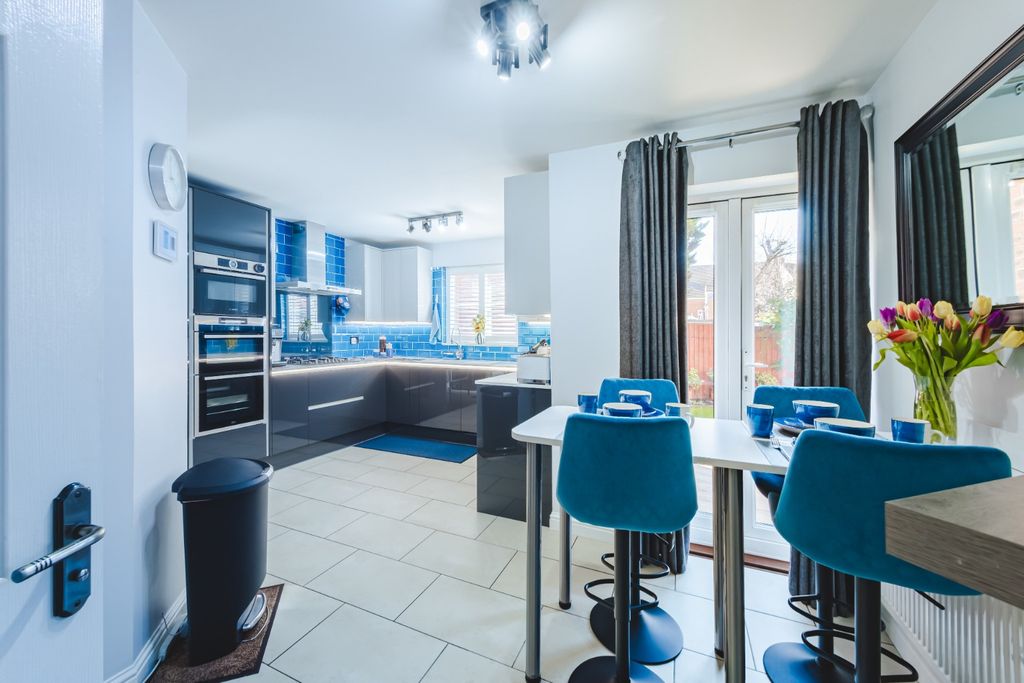 Property photo 2 of 36 4732624