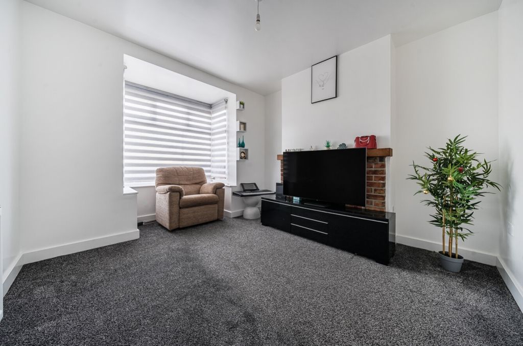 Property photo 2 of 21 1420083-9-699dc8145034d