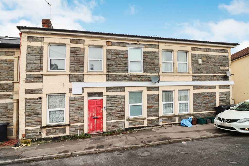 Property photo 1 of 33