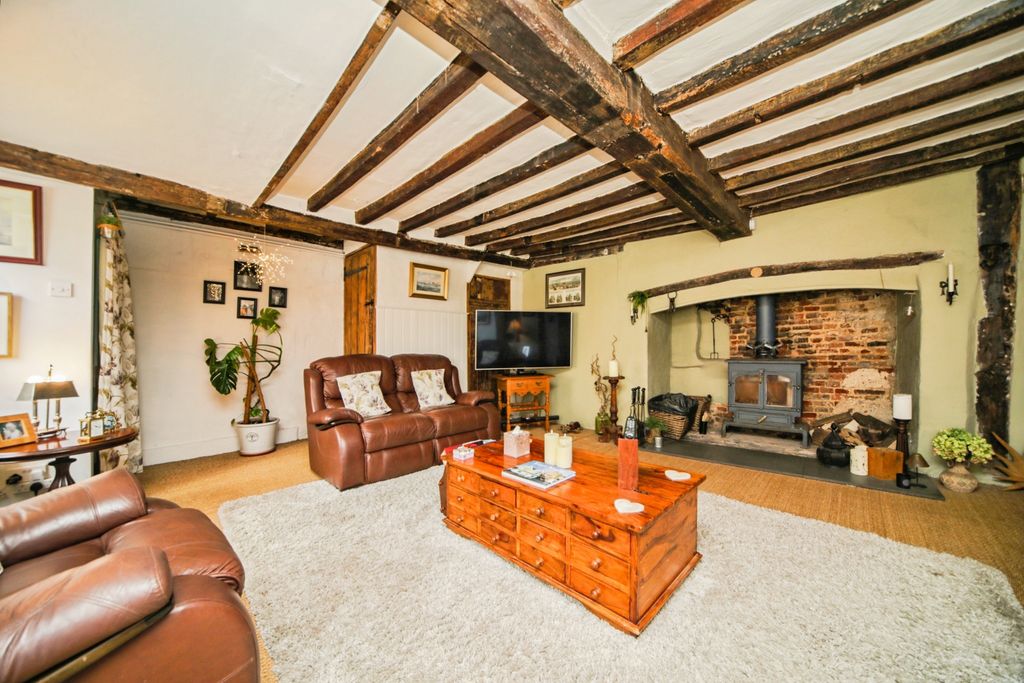 Property photo 2 of 20