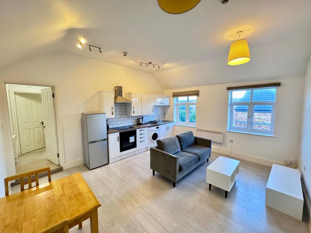 Property photo 2 of 8