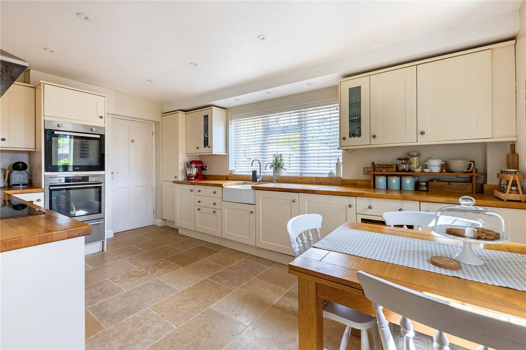 Property photo 3 of 16 Kitchen