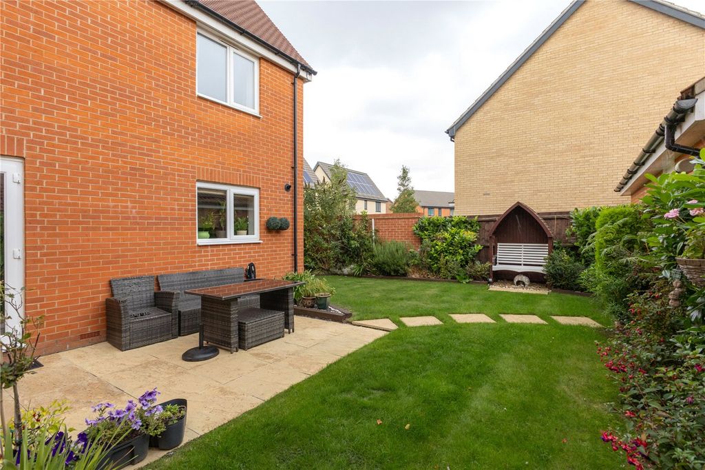 Property photo 2 of 17 Picture No. 23