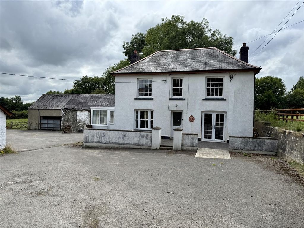 Property photo 2 of 31 Farmhouse
