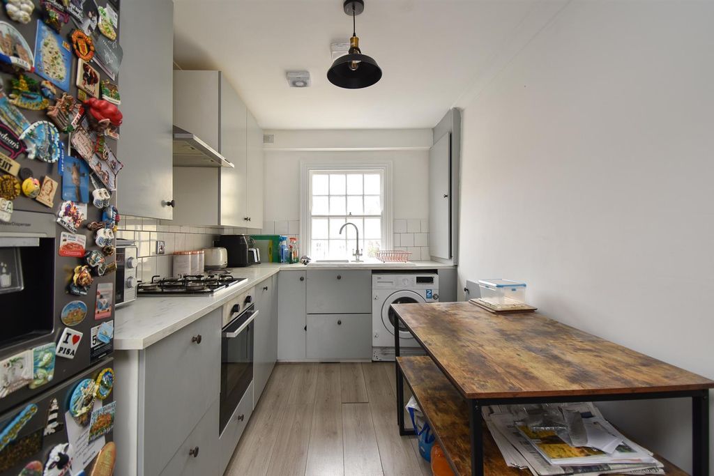 Property photo 3 of 12 Kitchen